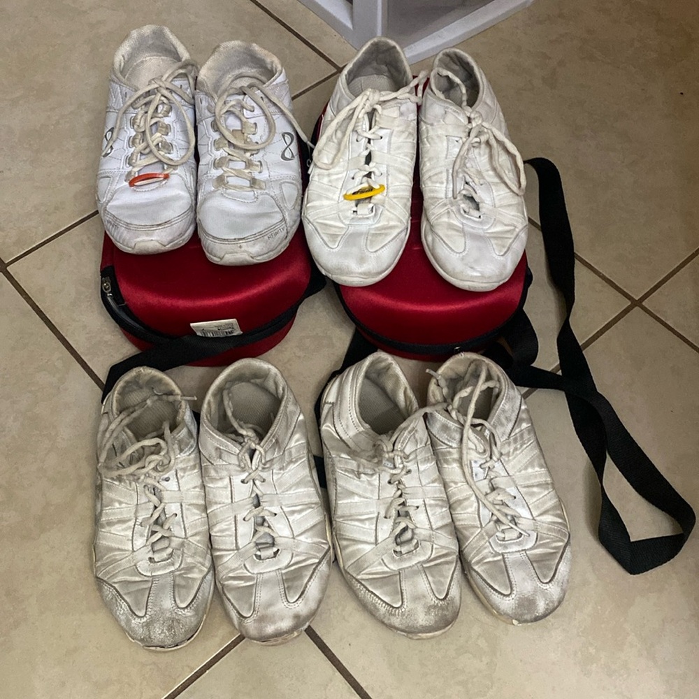 Cheer shoes
